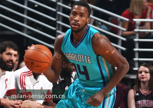 感知纯粹米兰旧版修复 揭秘雷吉亚纳新中锋奥格贝德:一个NBA梦碎后转型的隐蔽真相